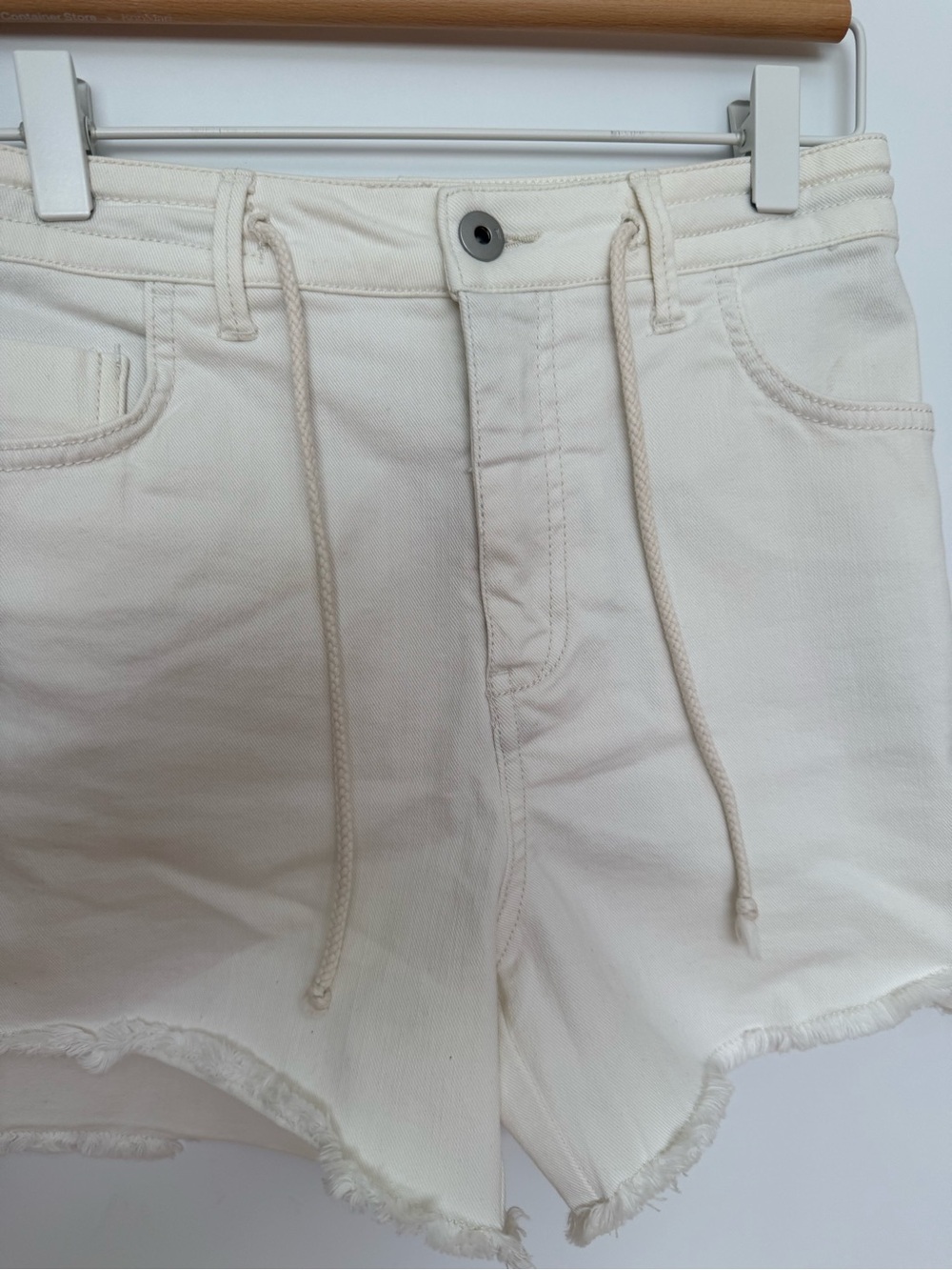 Anthropologie Women’s Cream High-Rise Denim Shorts with Side Trim - Picture 2 of 6